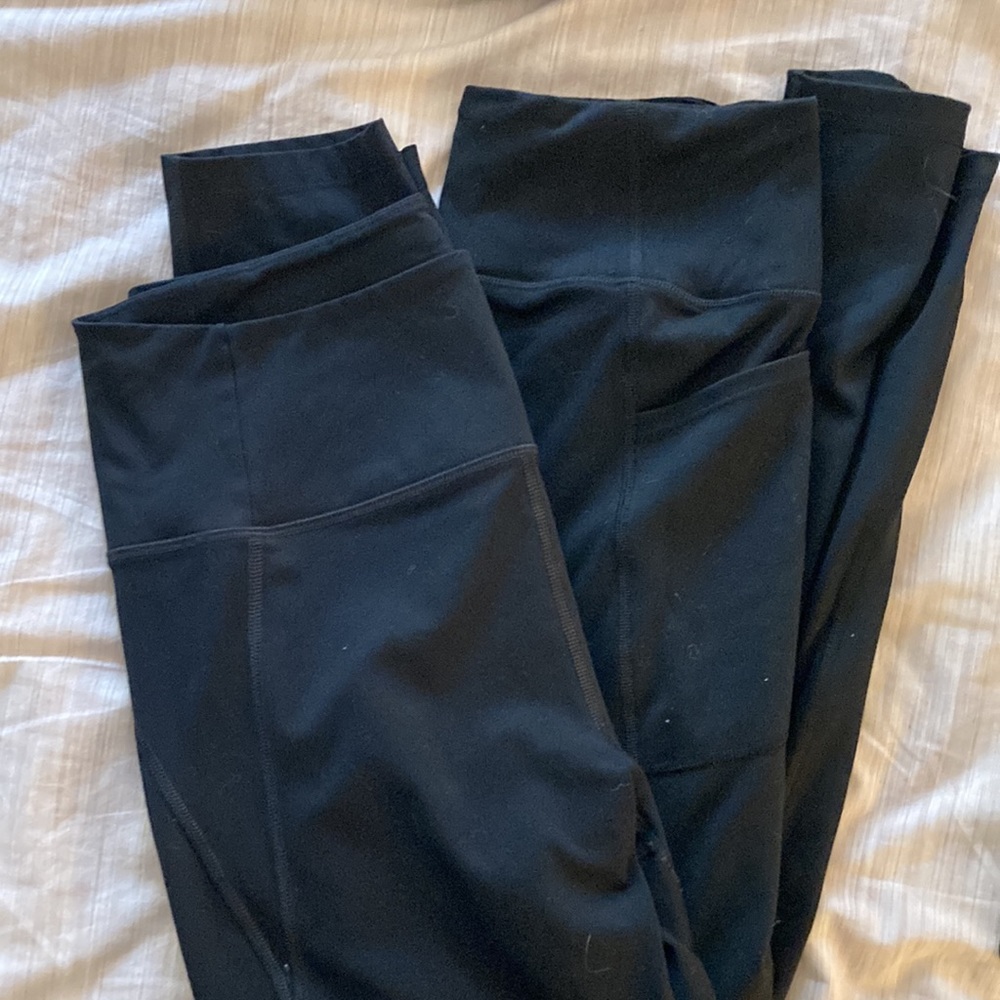 Girlfriend Collective & Victoria Secret black leggings bundle.